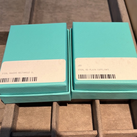 GIFT boxes 🎁! TWO Tiffany & Co cuff link boxes. PERFECT CONDITION - Picture 2 of 3